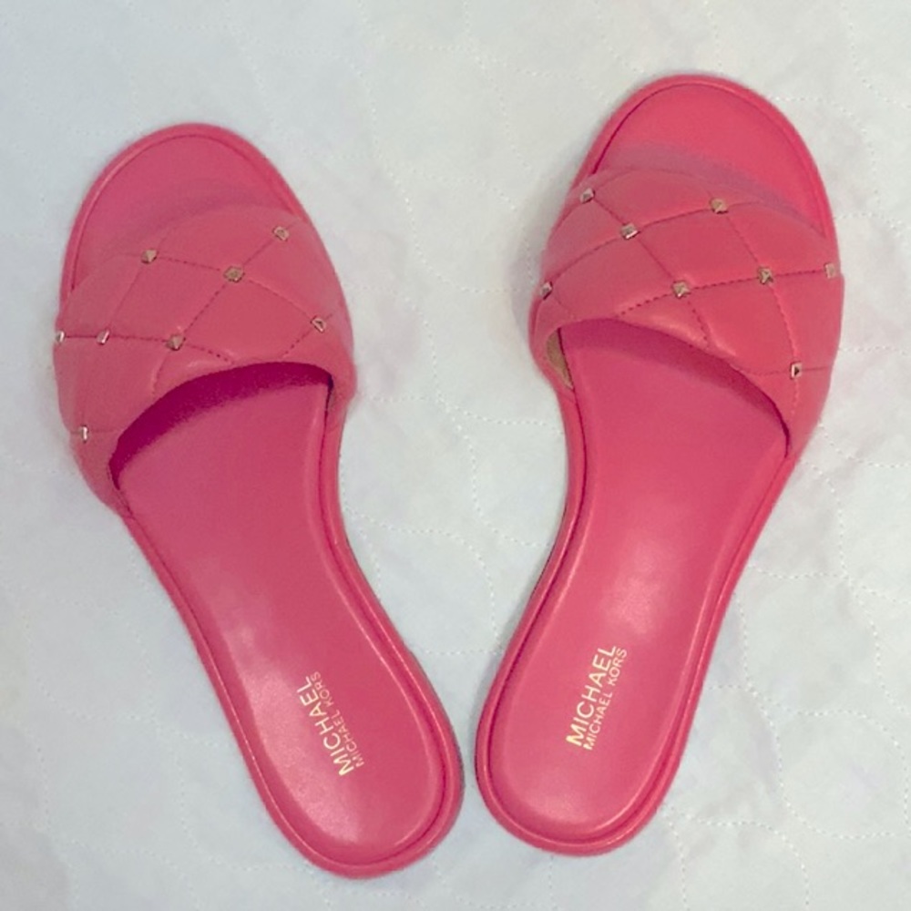 NWOT MICHAEL Michael Kors Rina Quilted Leather Studded Slides - Tea Rose